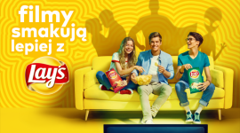 Komedia czy sensacja? Ulubiony film zawsze smakuje lepiej z chipsami Lay’s Zakupy, LIFESTYLE - Nowa kampania promocyjna chipsów ziemniaczanych Lay’s pod hasłem „Filmy smakują lepiej z Lay’s” - dwa wyjątkowe smaki tej kultowej przekąski: „Komediowe kurki w sosie” oraz „Sensacyjnie pikantny kurczak”.