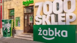 Żabka coraz bardziej lokalna. 7000. sklep sieci otwarty w zabytkowym Bieczu