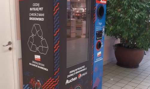 PepsiCo i Auchan stawiają nowoczesny recyklomat w hipermarkecie Auchan w Piasecznie